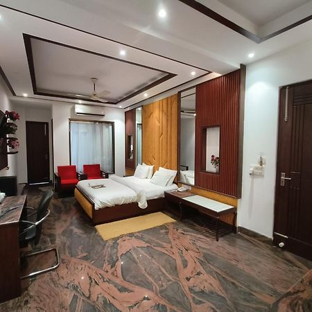 Jjk Rukmini Vilas Hotel & Banquet Музаффарпур Экстерьер фото