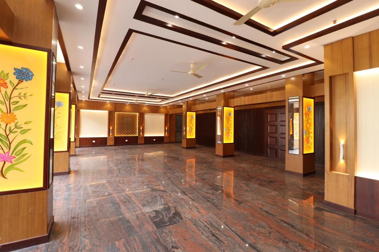 Jjk Rukmini Vilas Hotel & Banquet Музаффарпур Экстерьер фото