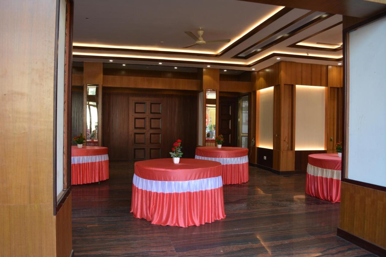 Jjk Rukmini Vilas Hotel & Banquet Музаффарпур Экстерьер фото