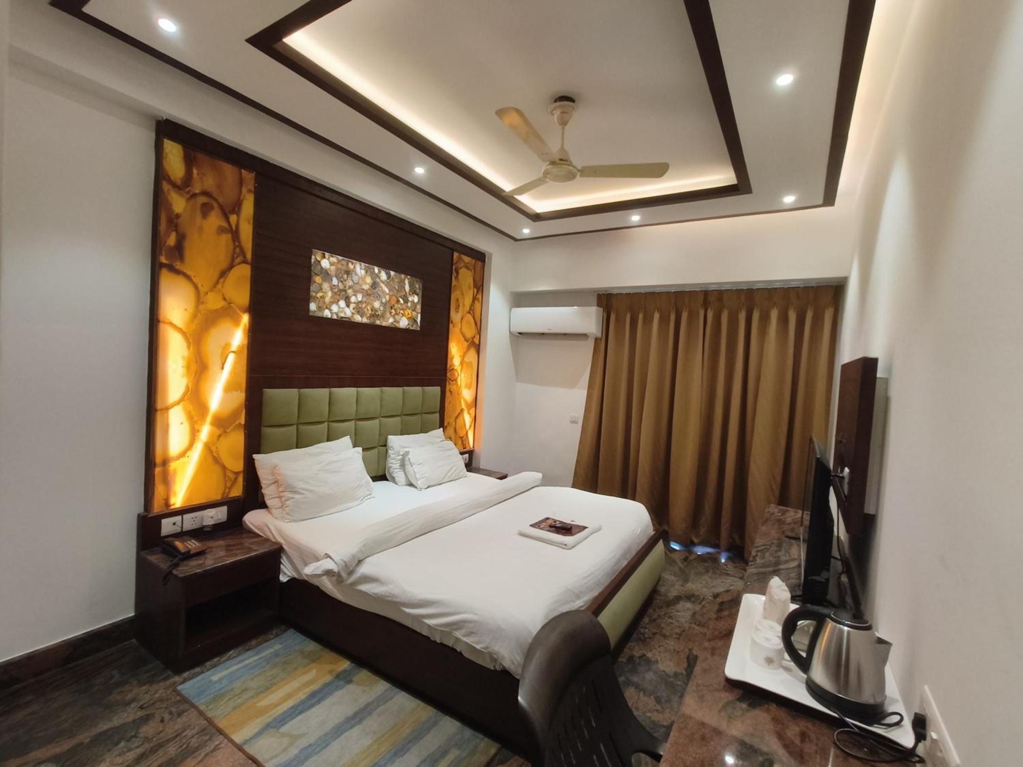 Jjk Rukmini Vilas Hotel & Banquet Музаффарпур Экстерьер фото