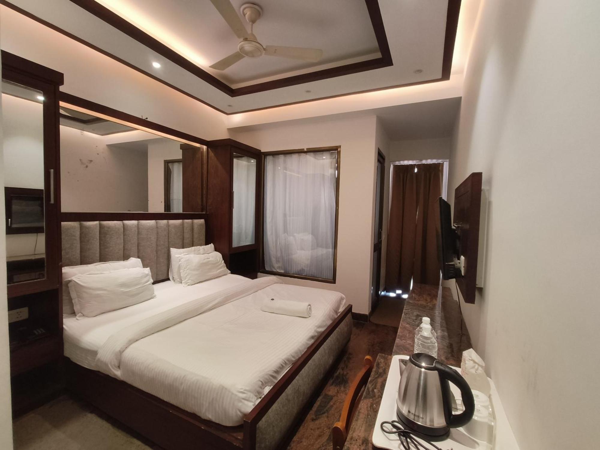 Jjk Rukmini Vilas Hotel & Banquet Музаффарпур Экстерьер фото