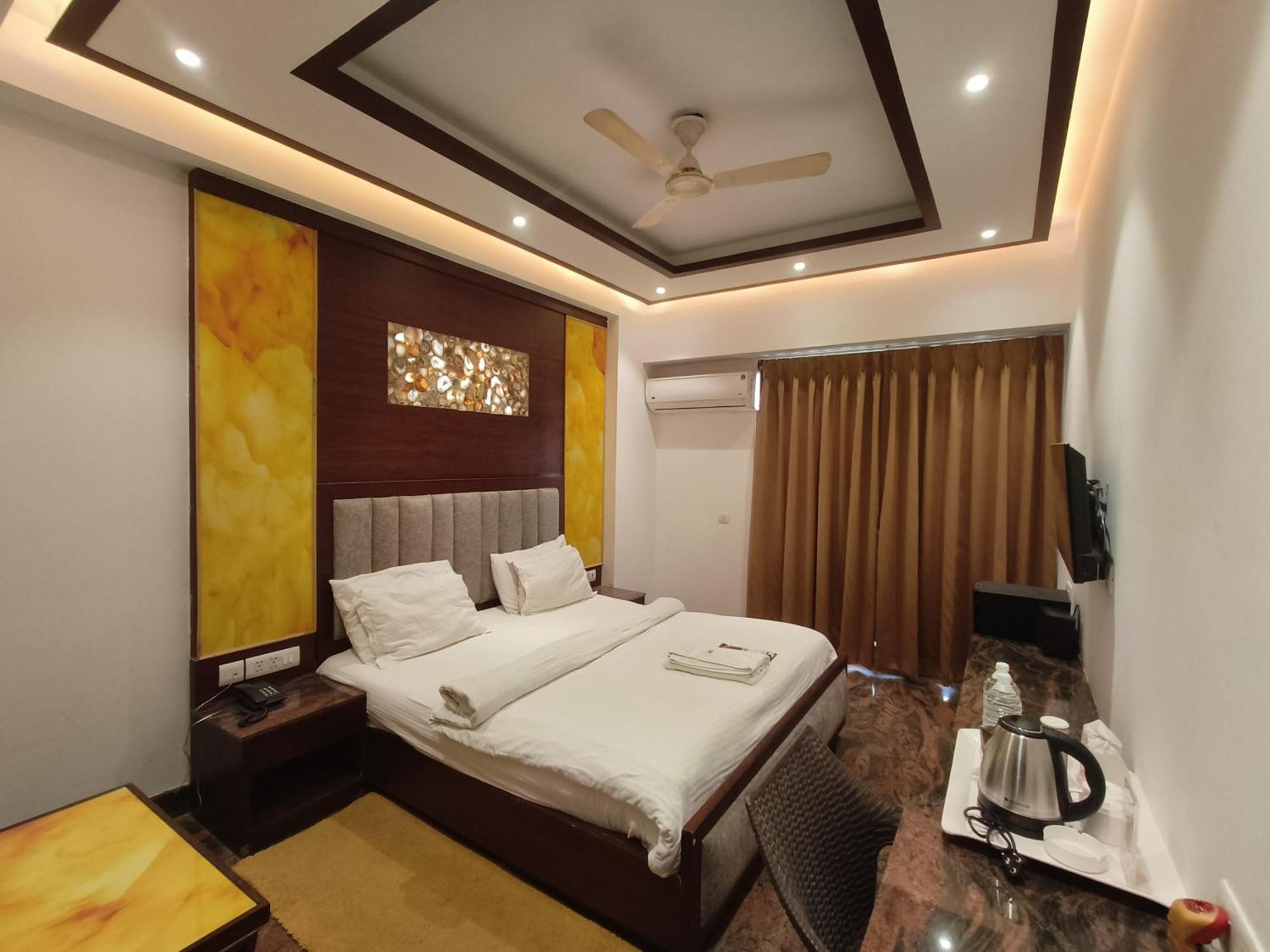Jjk Rukmini Vilas Hotel & Banquet Музаффарпур Экстерьер фото