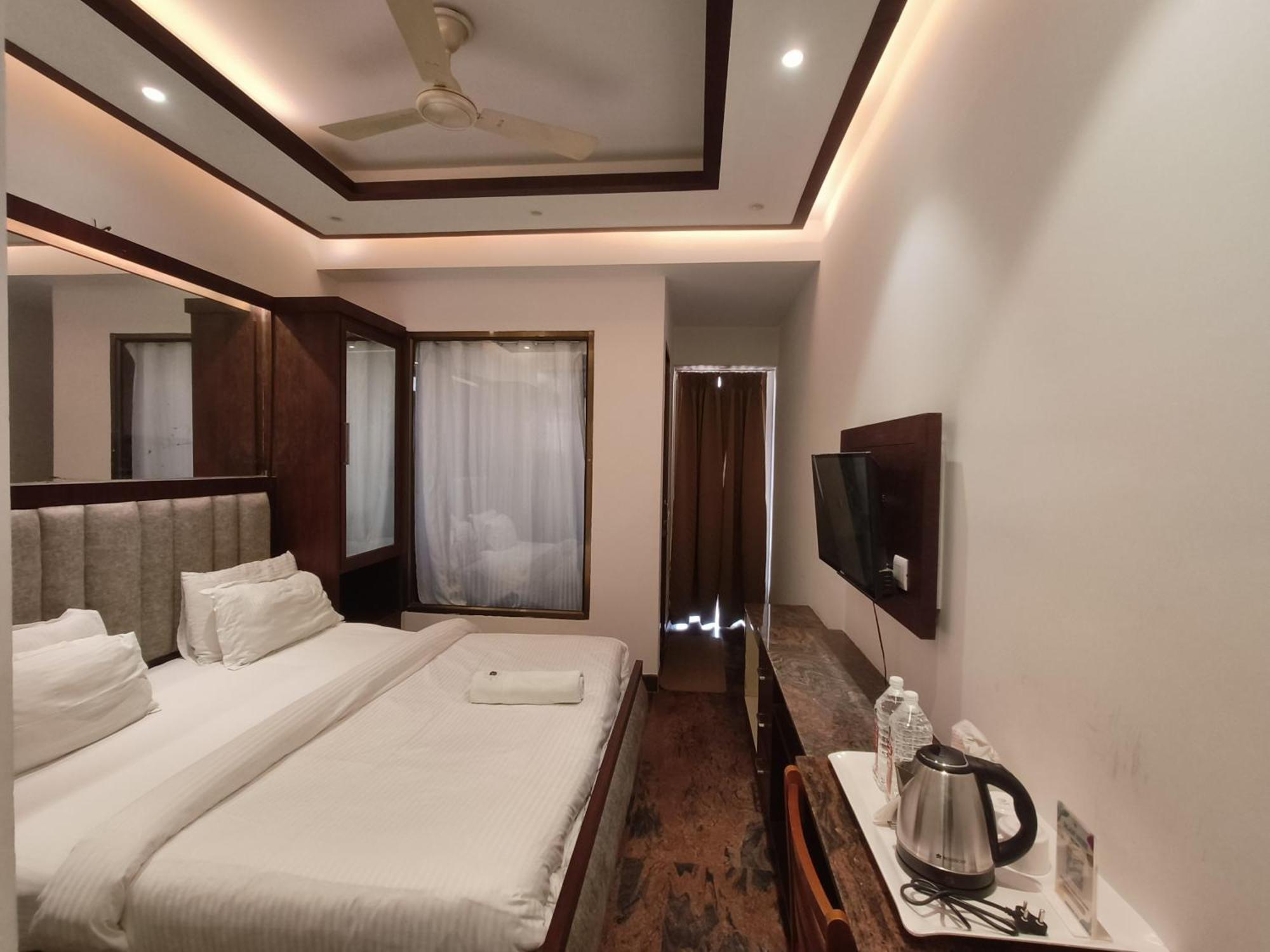 Jjk Rukmini Vilas Hotel & Banquet Музаффарпур Экстерьер фото