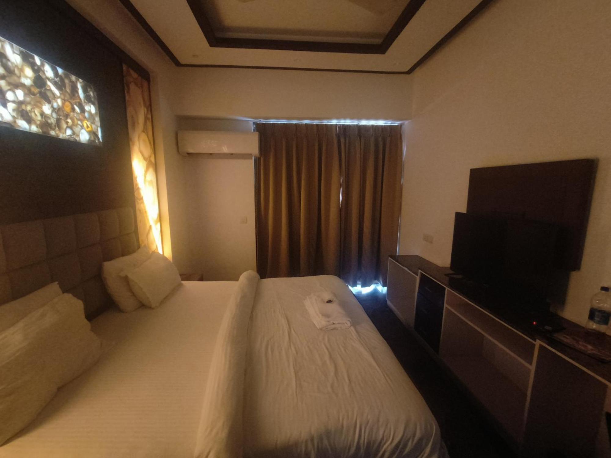Jjk Rukmini Vilas Hotel & Banquet Музаффарпур Экстерьер фото