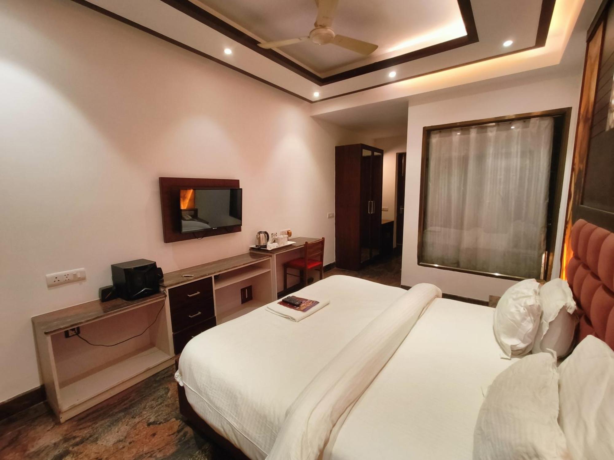 Jjk Rukmini Vilas Hotel & Banquet Музаффарпур Экстерьер фото