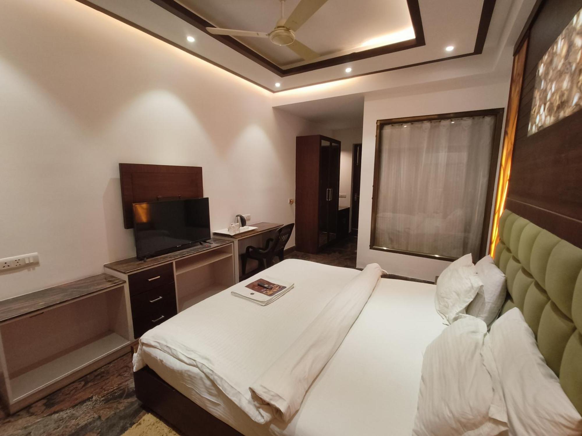 Jjk Rukmini Vilas Hotel & Banquet Музаффарпур Экстерьер фото