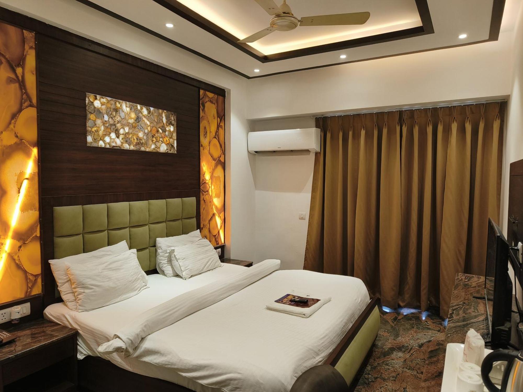 Jjk Rukmini Vilas Hotel & Banquet Музаффарпур Экстерьер фото