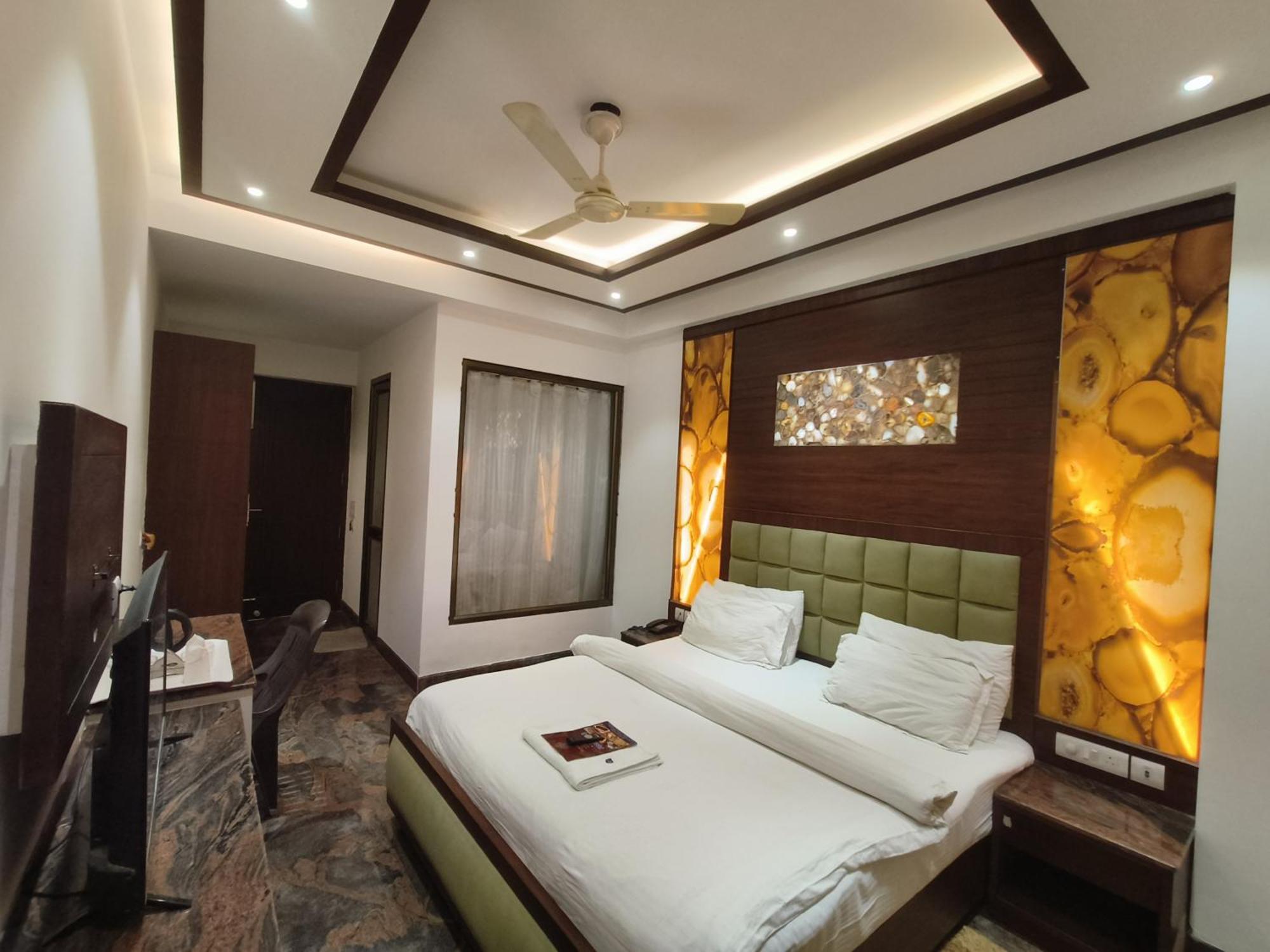 Jjk Rukmini Vilas Hotel & Banquet Музаффарпур Экстерьер фото