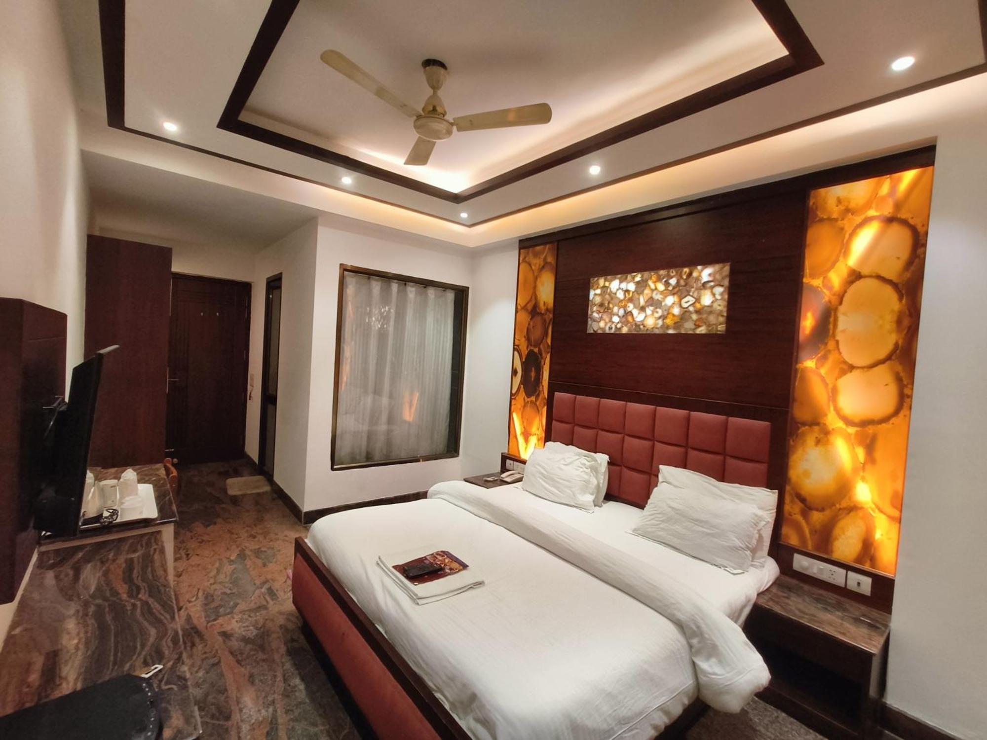 Jjk Rukmini Vilas Hotel & Banquet Музаффарпур Экстерьер фото