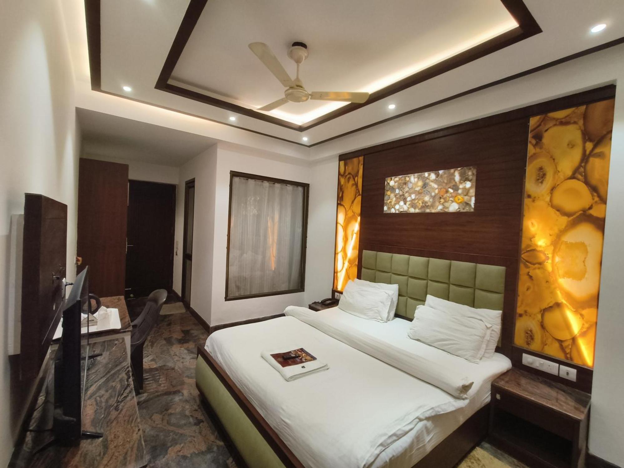 Jjk Rukmini Vilas Hotel & Banquet Музаффарпур Экстерьер фото