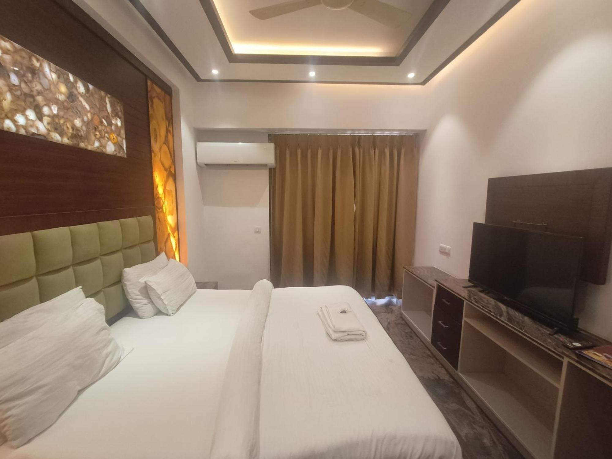 Jjk Rukmini Vilas Hotel & Banquet Музаффарпур Экстерьер фото
