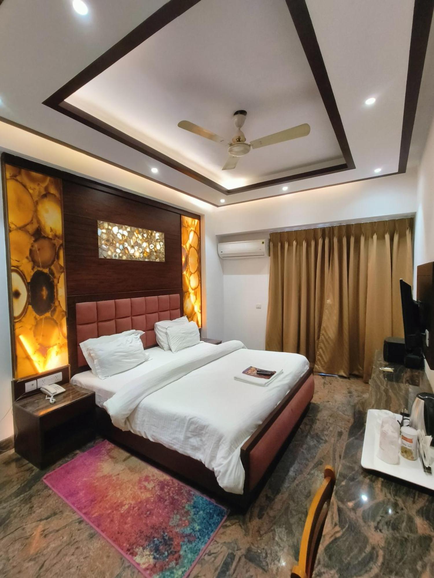 Jjk Rukmini Vilas Hotel & Banquet Музаффарпур Экстерьер фото