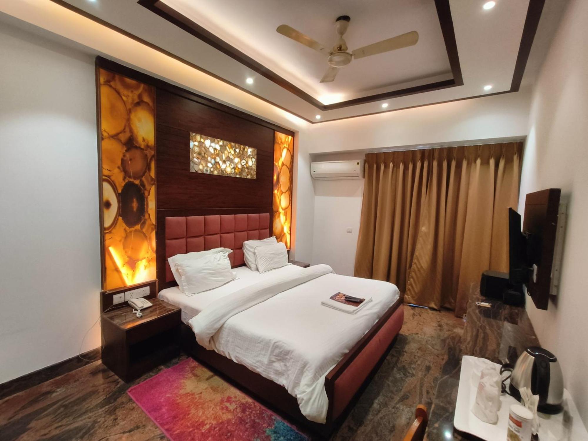 Jjk Rukmini Vilas Hotel & Banquet Музаффарпур Экстерьер фото