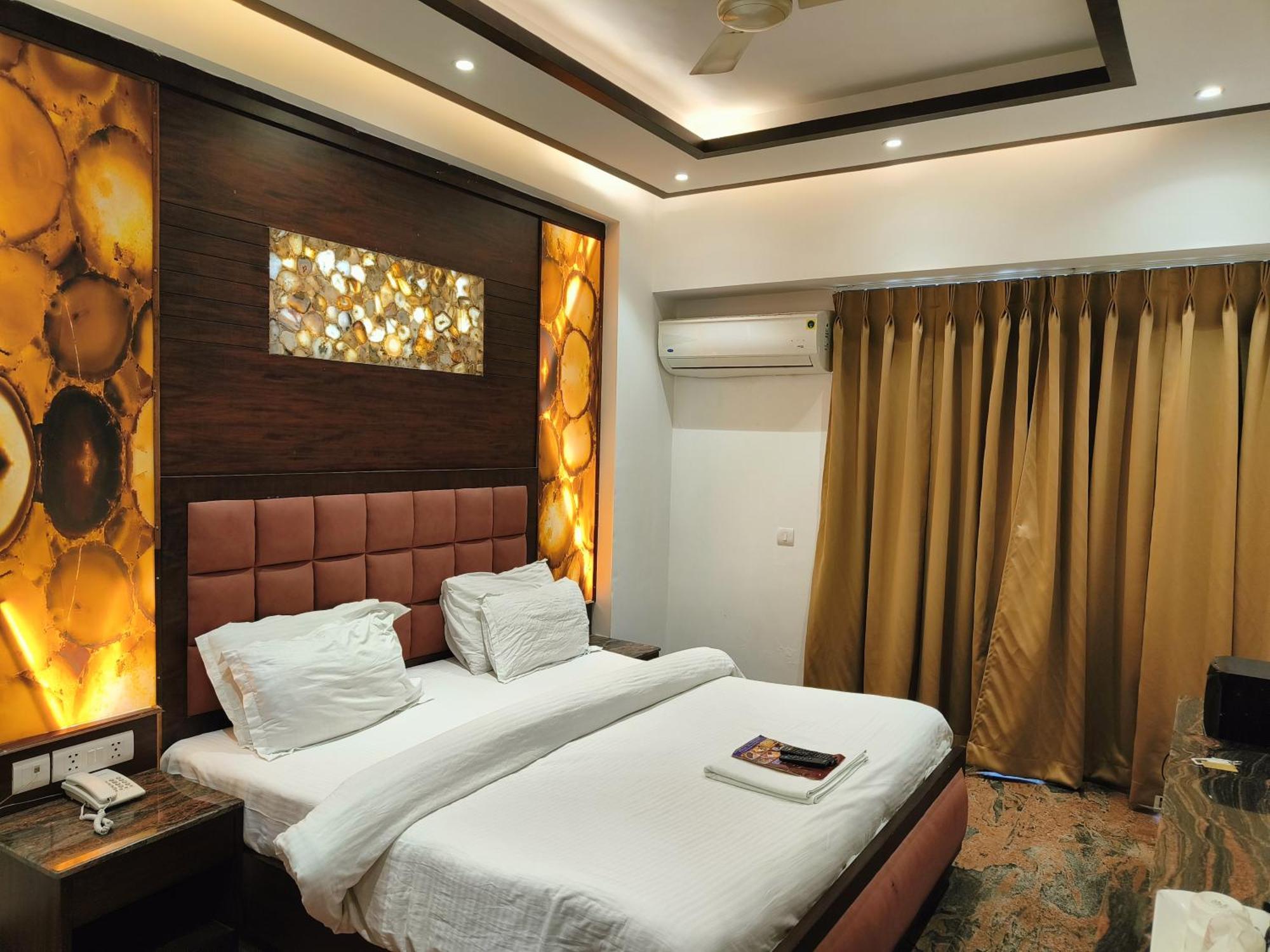 Jjk Rukmini Vilas Hotel & Banquet Музаффарпур Экстерьер фото