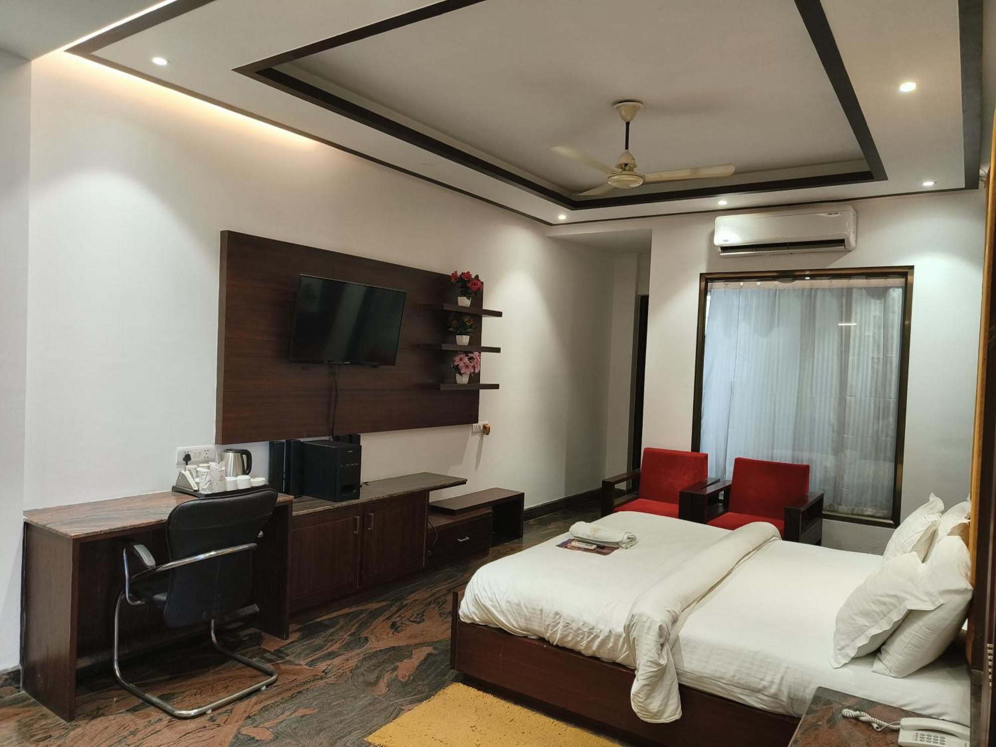 Jjk Rukmini Vilas Hotel & Banquet Музаффарпур Экстерьер фото