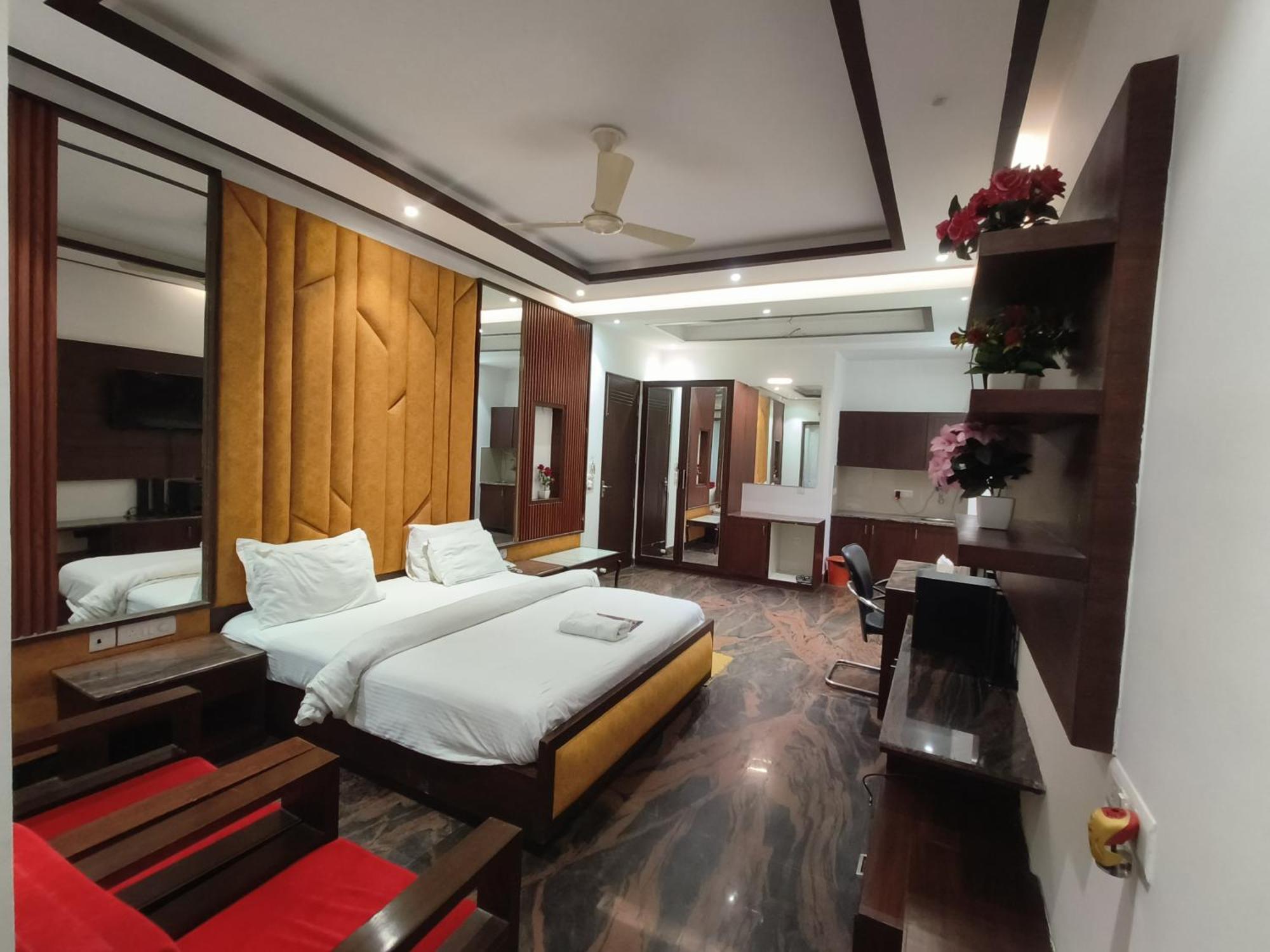 Jjk Rukmini Vilas Hotel & Banquet Музаффарпур Экстерьер фото
