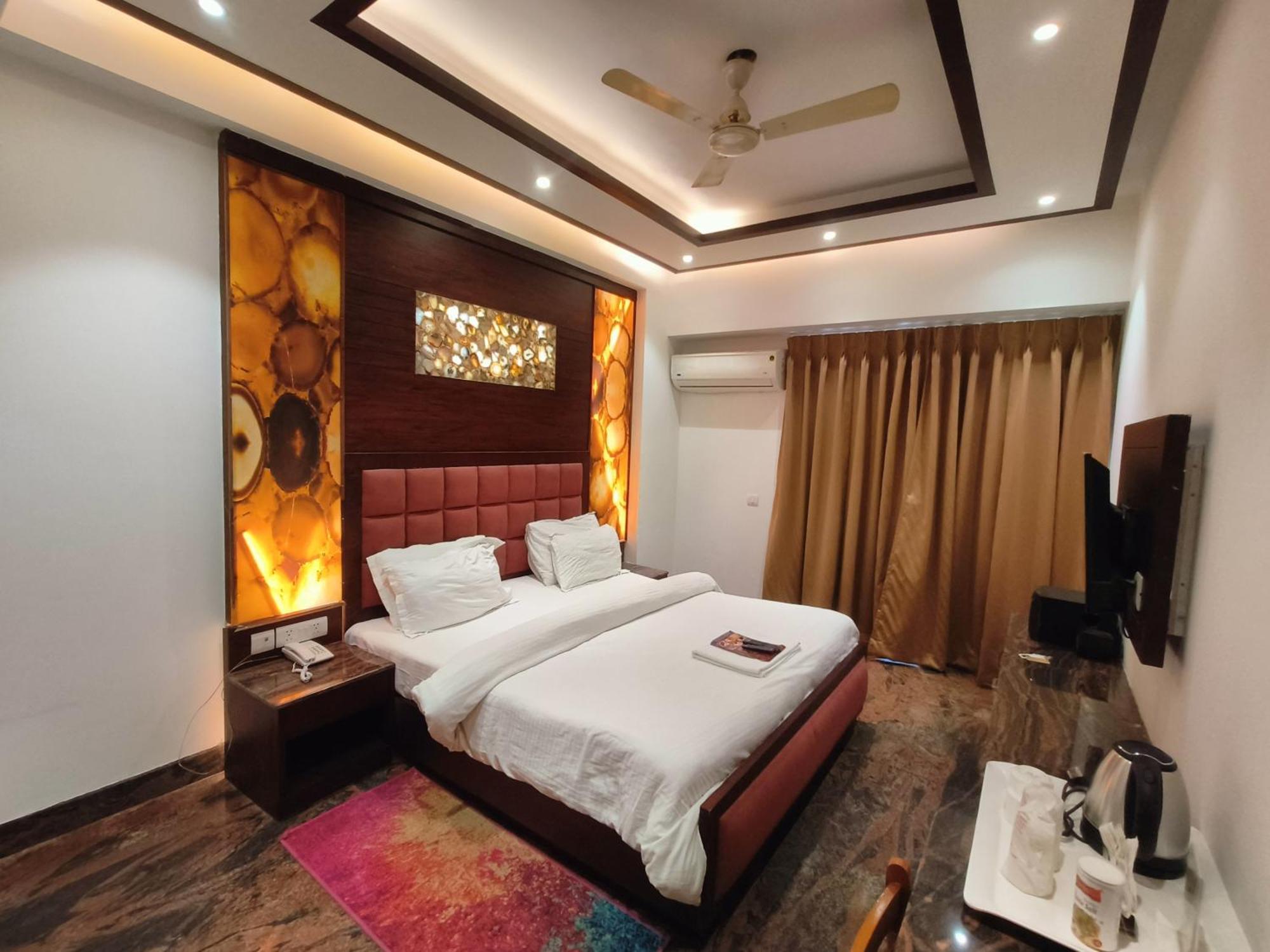 Jjk Rukmini Vilas Hotel & Banquet Музаффарпур Экстерьер фото