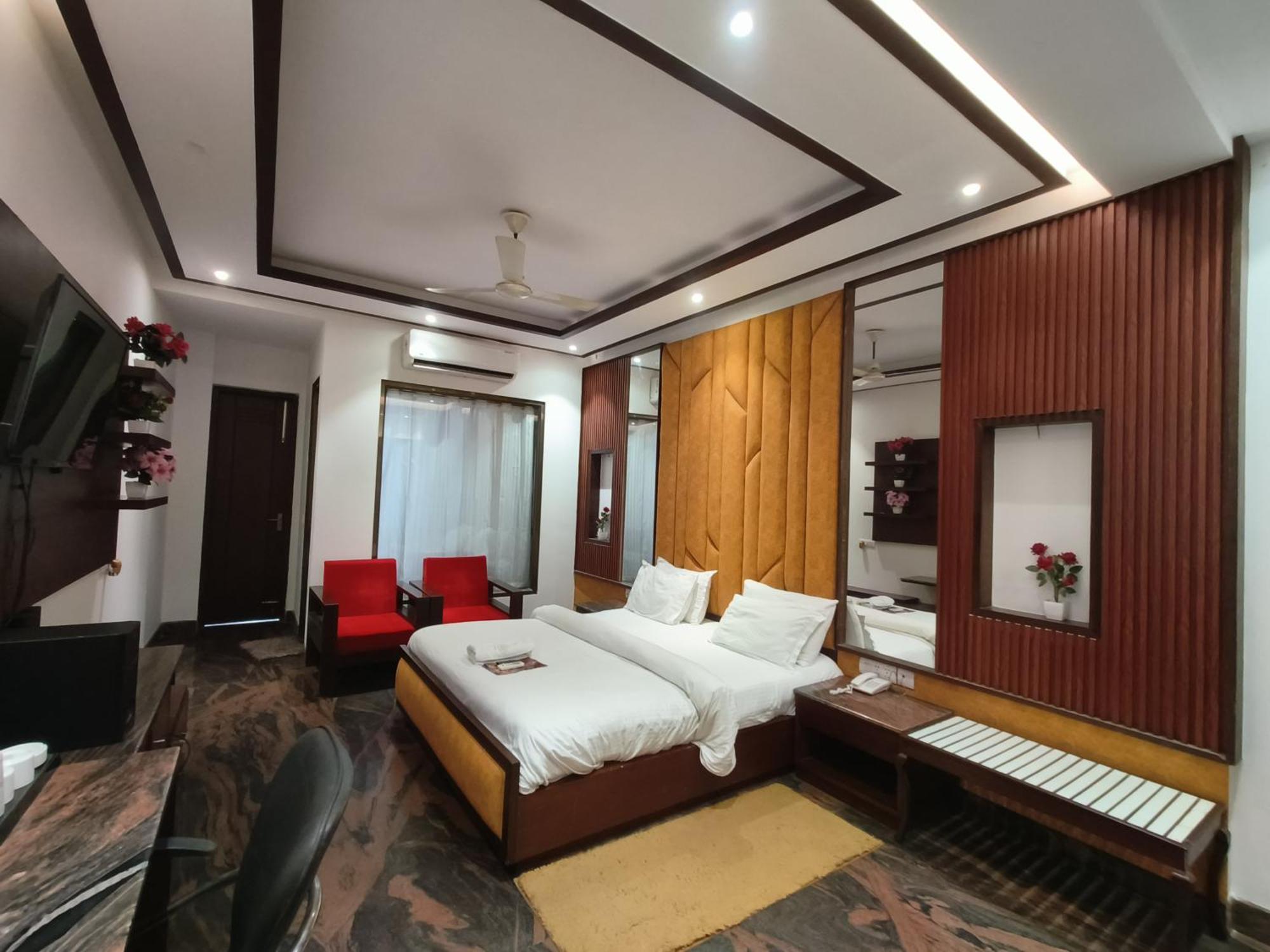 Jjk Rukmini Vilas Hotel & Banquet Музаффарпур Экстерьер фото