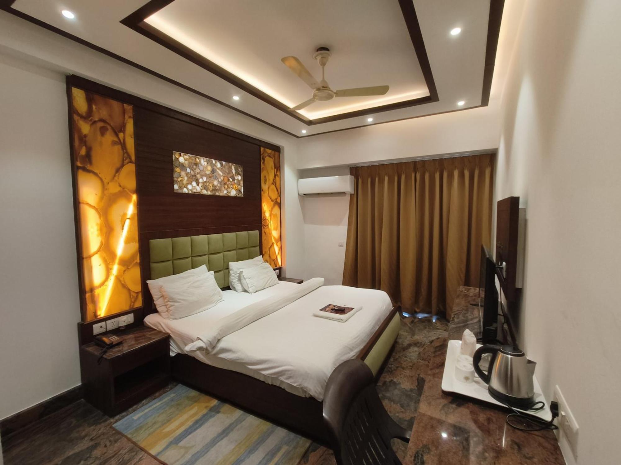 Jjk Rukmini Vilas Hotel & Banquet Музаффарпур Экстерьер фото