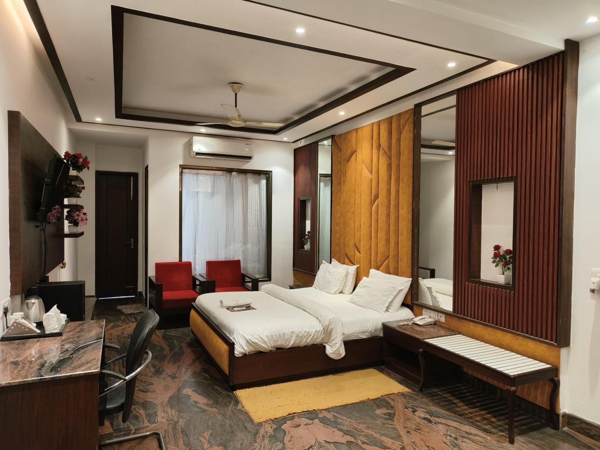 Jjk Rukmini Vilas Hotel & Banquet Музаффарпур Экстерьер фото